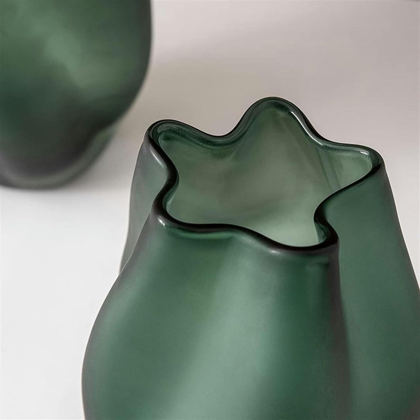 FKINGLRK Glass Vase Modern Green Geometric Decorative Flowers Arrangement Vase 15.15 Inch Large Decor Flower Vase Home Living Room Dining Table Ornament For Livi ()